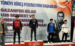 Büyükşehir güreşçileri Türkiye Şampiyonası’na damga vurdu