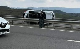 Cip bariyerlere çarpıp devrildi: 2 çocuk yaralandı